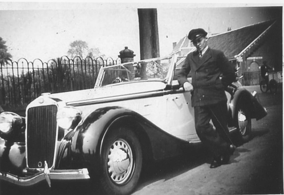 adriaan-de-noo-with-dr-nuboers-car