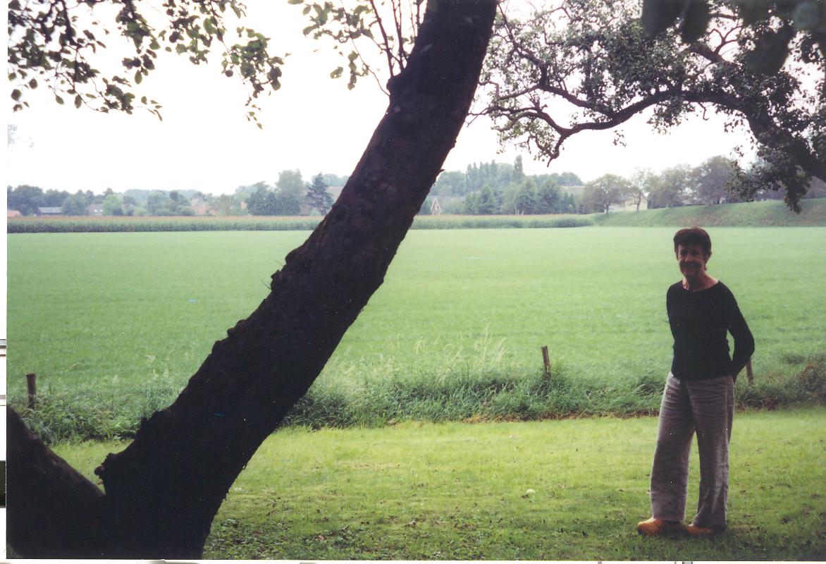 field-where-tom-landed-by-parachute