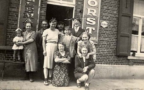 maria-segers-ooms-folded-arms-1943-in-front-of-cafe